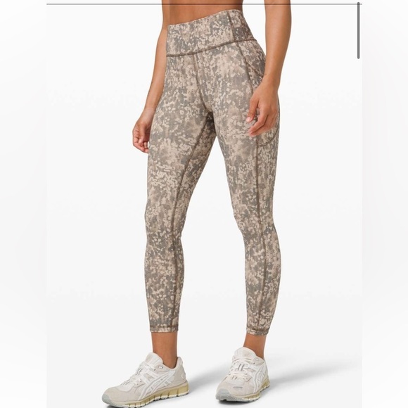 Lululemon Invigorate High-Rise Leggings 25" Sz 4 - Picture 2 of 16